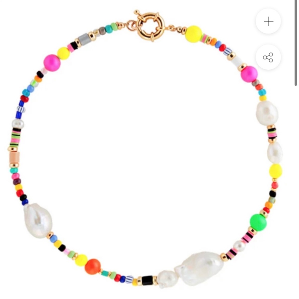 NWT beautiful necklace real pearls and gold!